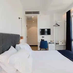  Hotel Hotels And Suites Platine